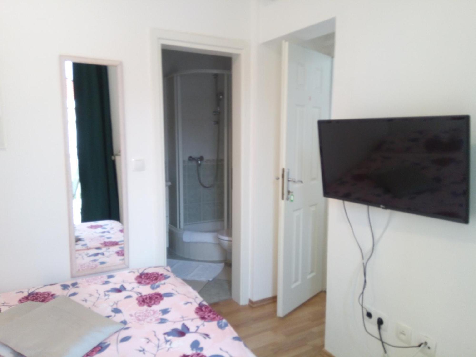 Ana Rooms Krk Town Habitación foto