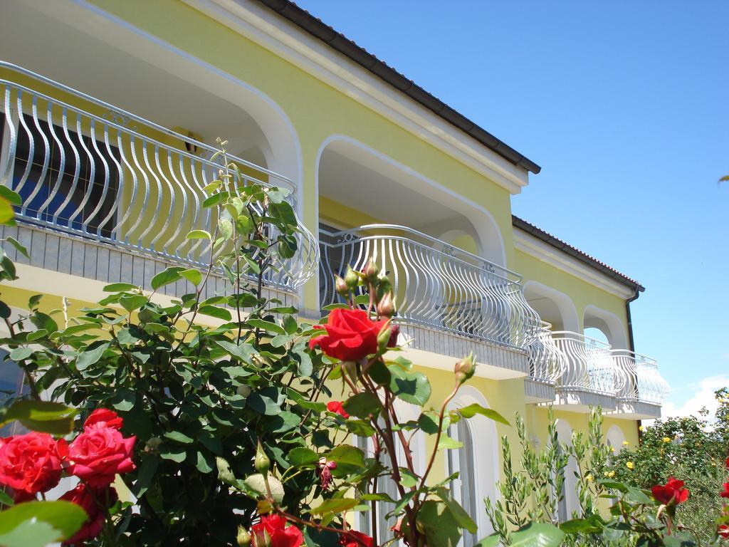 Ana Rooms Krk Town Exterior foto